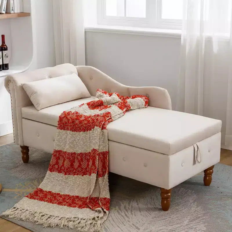 Chaise longue en velours avec rangement caché, accoudoirs roulés et coussin, style Chesterfield