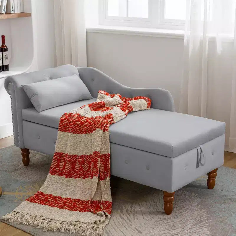 Chaise longue en velours avec rangement caché, accoudoirs roulés et coussin, style Chesterfield
