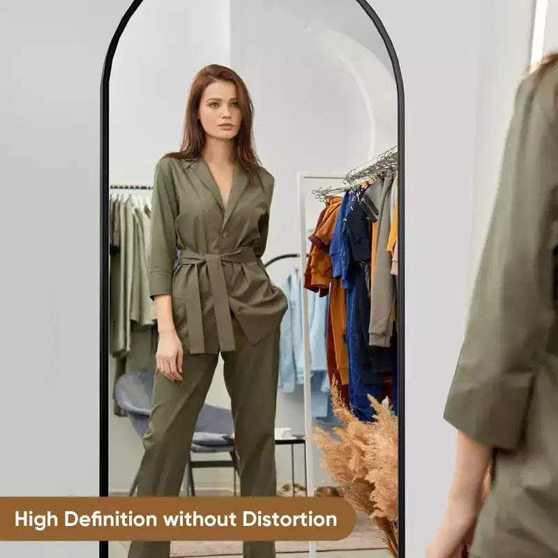Miroir de plain-pied avec support en métal et trous de suspension