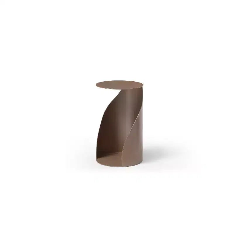 Table d'appoint fantaisie en métal doré, 15 po