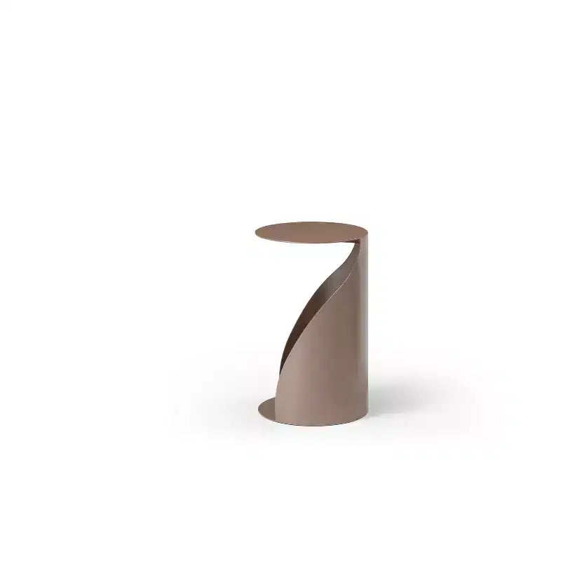 Table d'appoint fantaisie en métal doré, 15 po