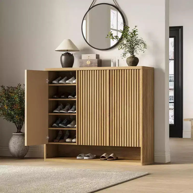 Meuble à chaussures en bois de 117 cm avec porte cannelée - Rangement réglable pouvant contenir 30 à 35 paires pour l'entrée et le salon